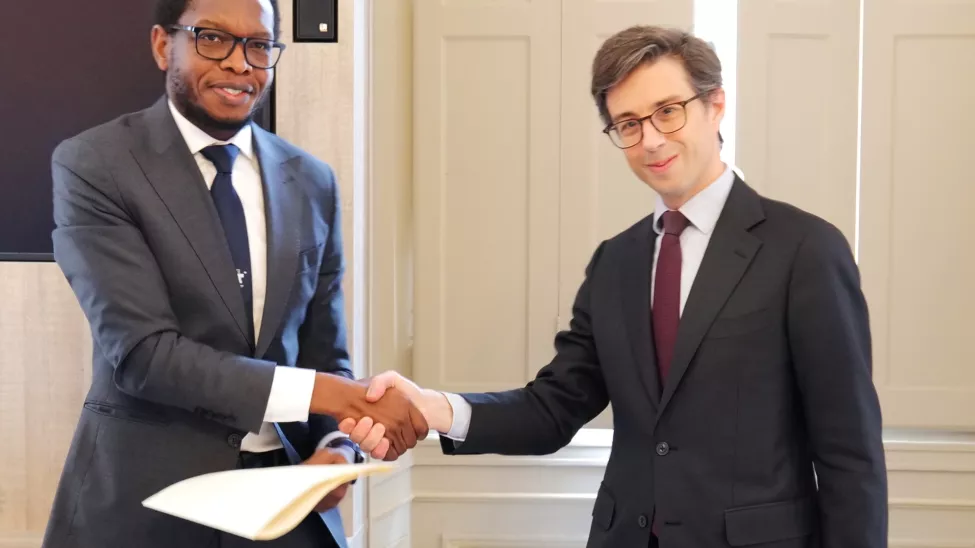 UCT VC Prof Mosa Moshabela and president of Sciences Po, Luis Vassy.